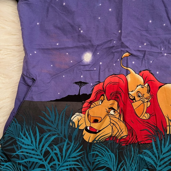 Disney Lion King Scrub Top GUC - Picture 5 of 7